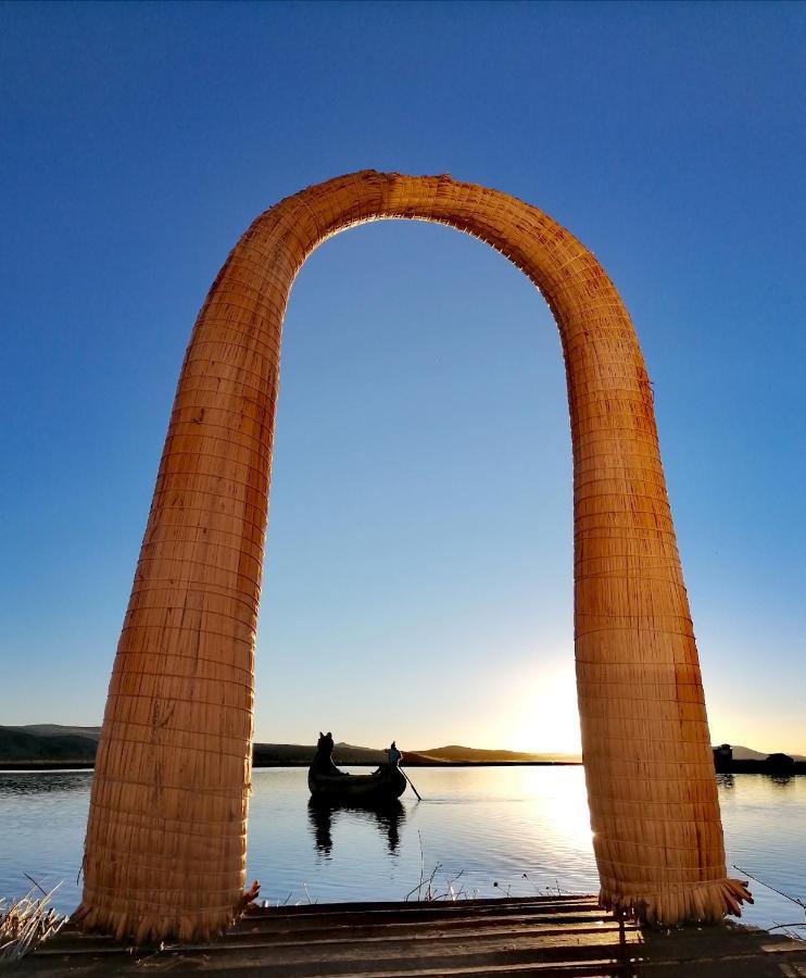 Uros Waliski Lodge Puno Bagian luar foto