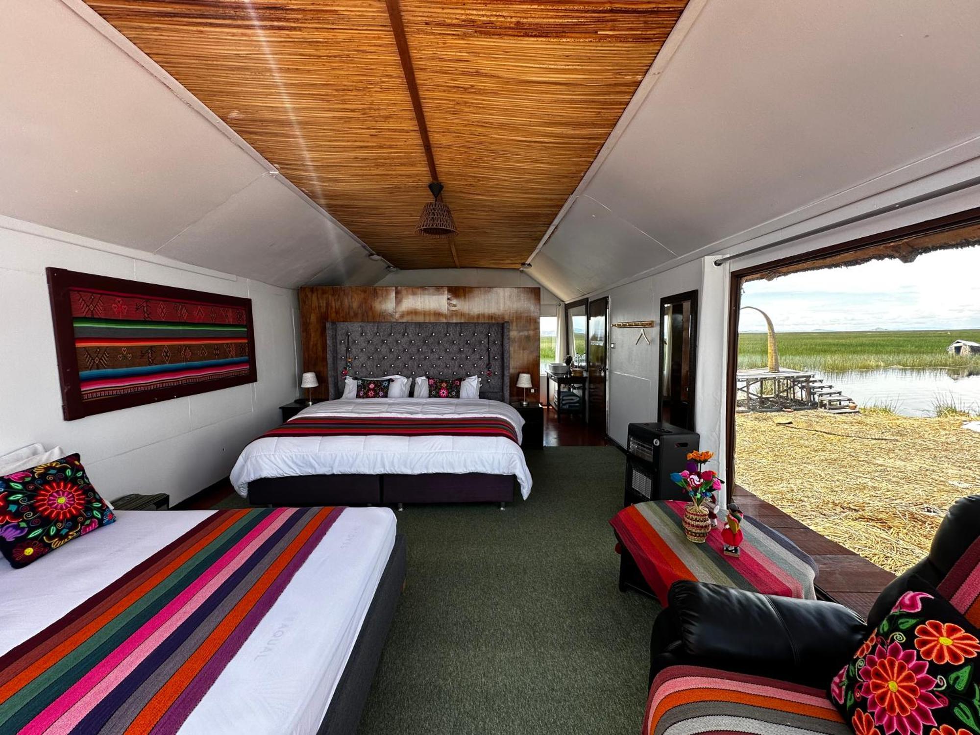 Uros Waliski Lodge Puno Bagian luar foto