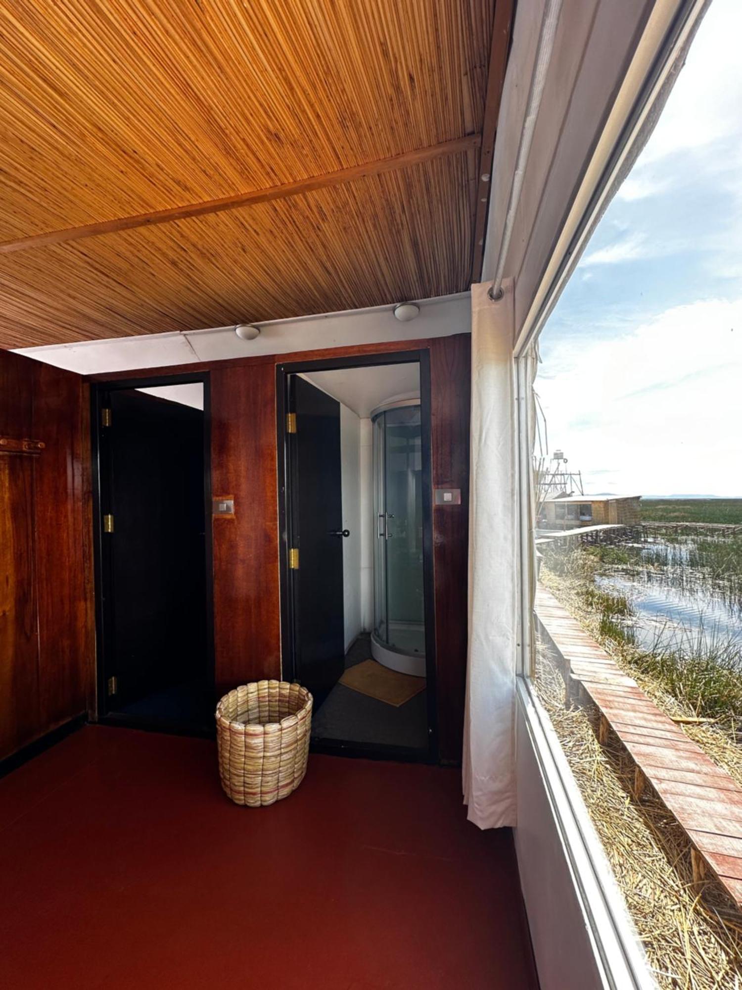 Uros Waliski Lodge Puno Bagian luar foto