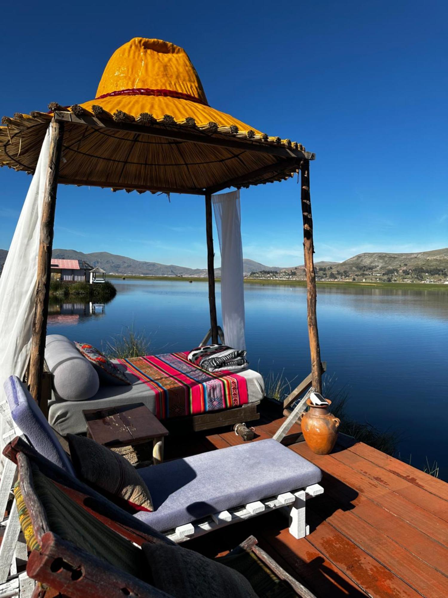 Uros Waliski Lodge Puno Bagian luar foto