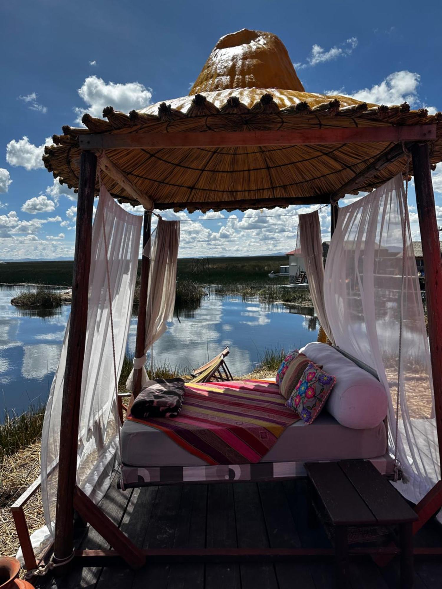 Uros Waliski Lodge Puno Bagian luar foto