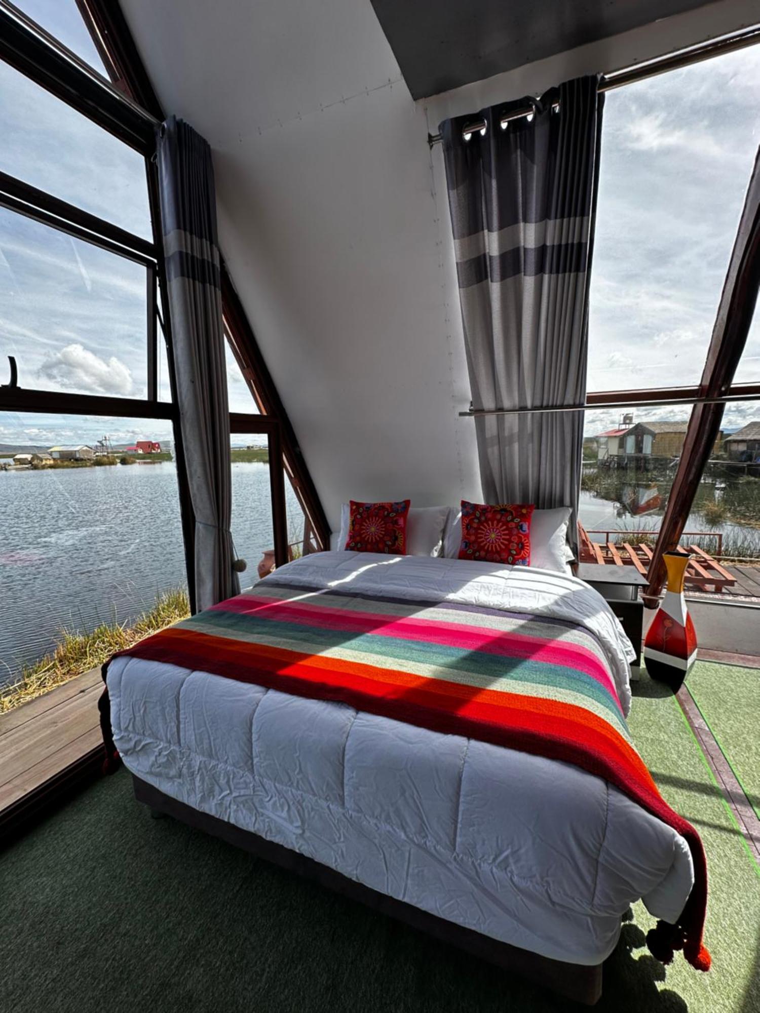 Uros Waliski Lodge Puno Bagian luar foto