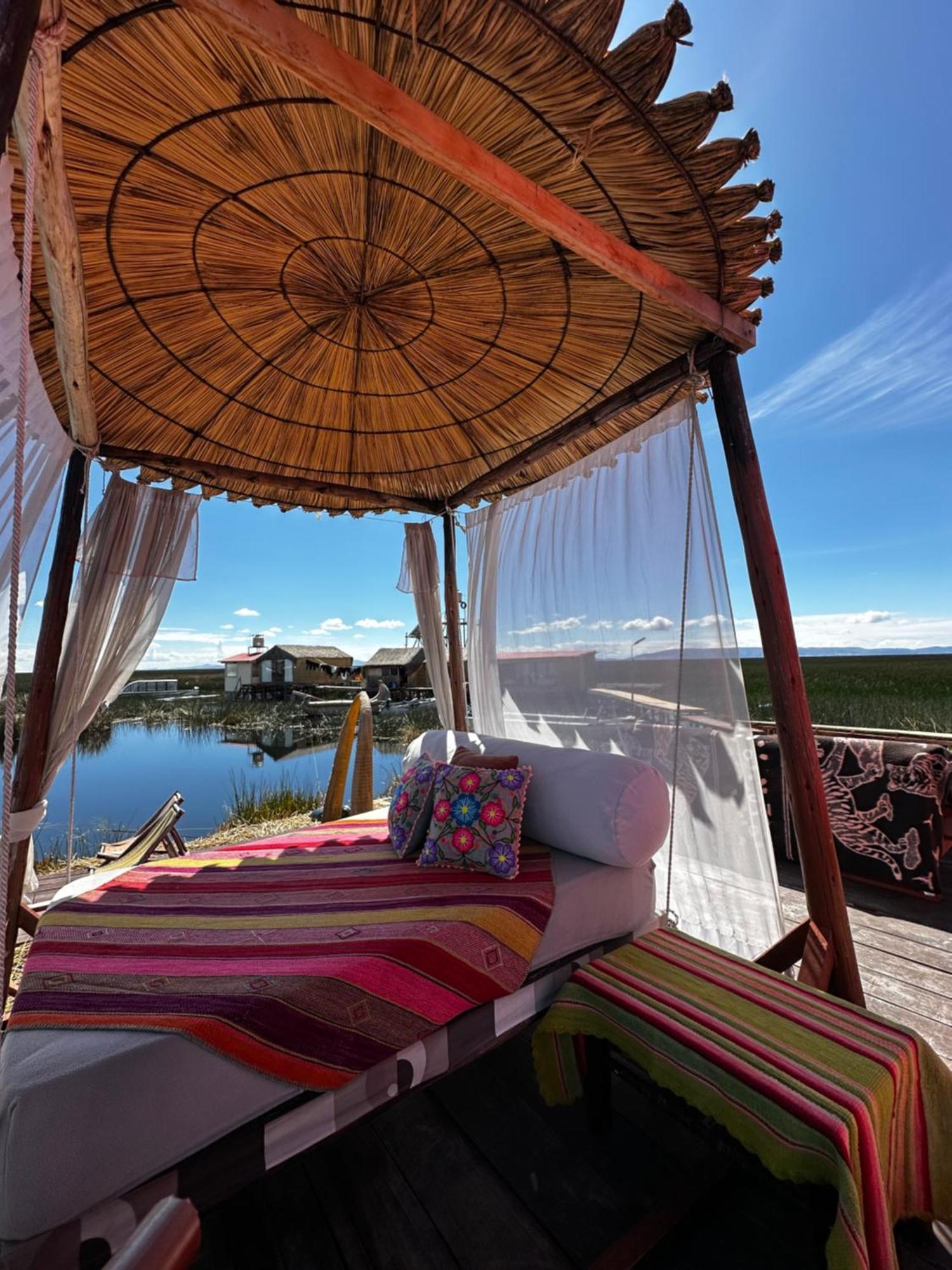 Uros Waliski Lodge Puno Bagian luar foto