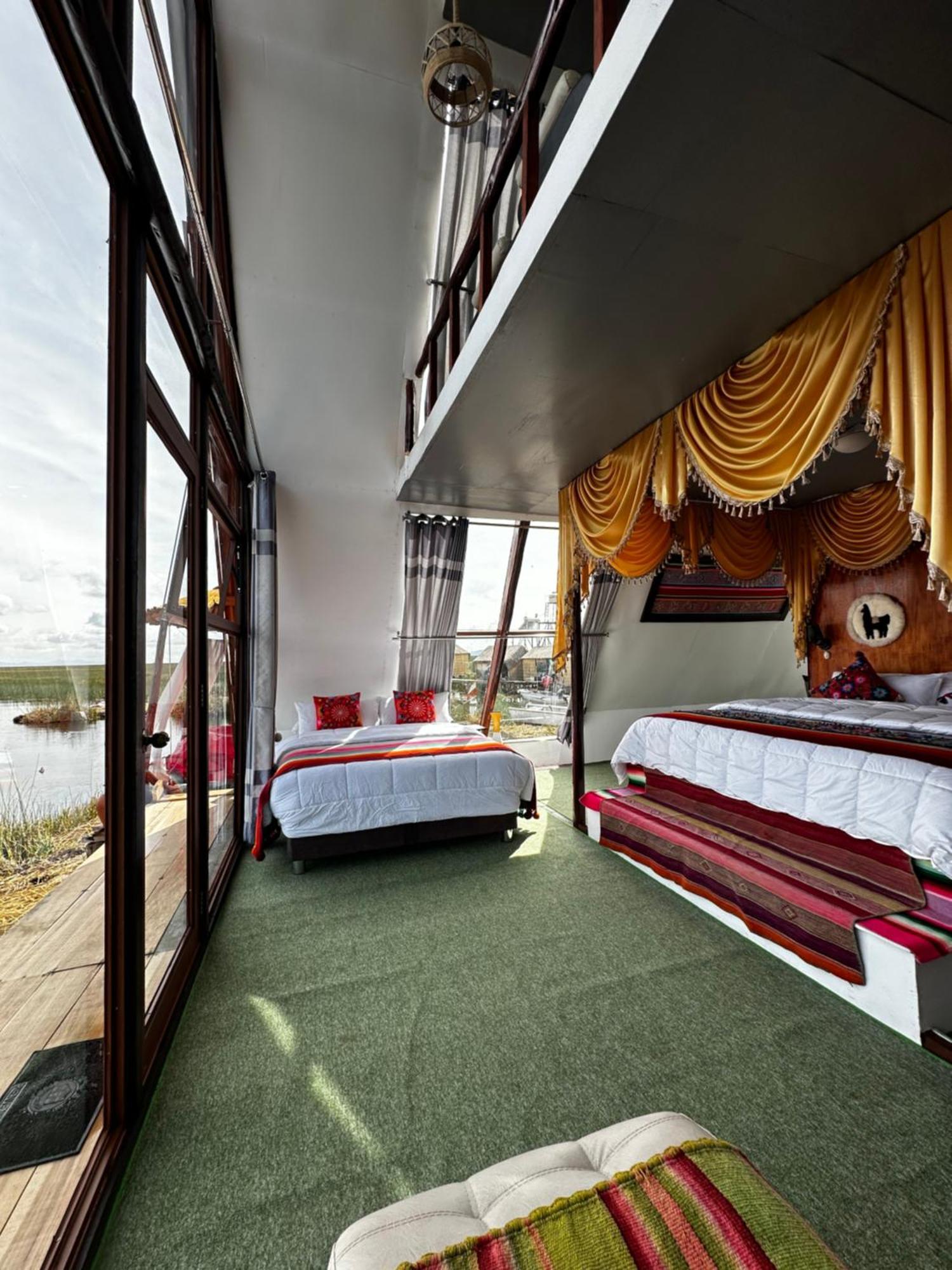 Uros Waliski Lodge Puno Bagian luar foto