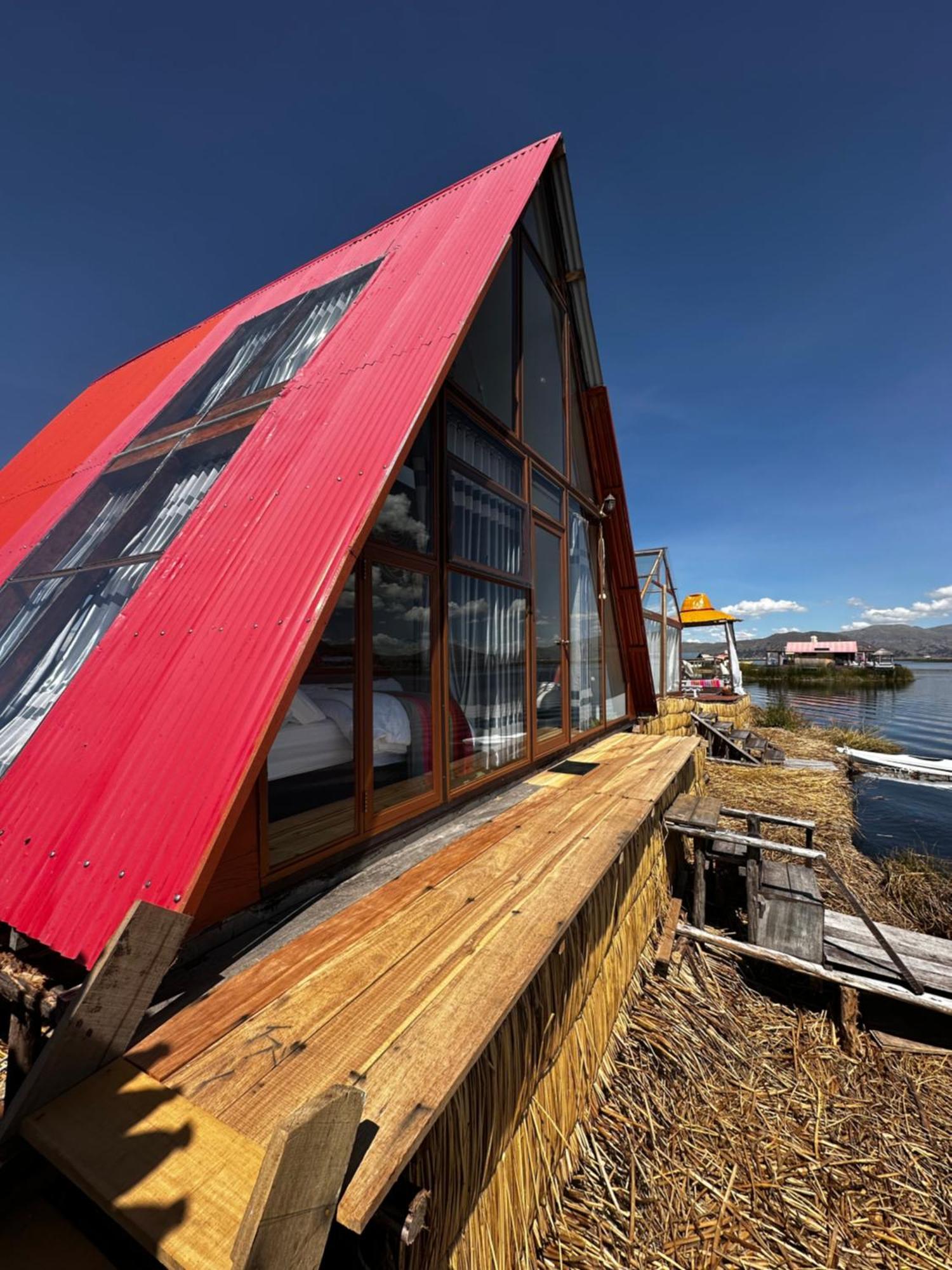 Uros Waliski Lodge Puno Bagian luar foto