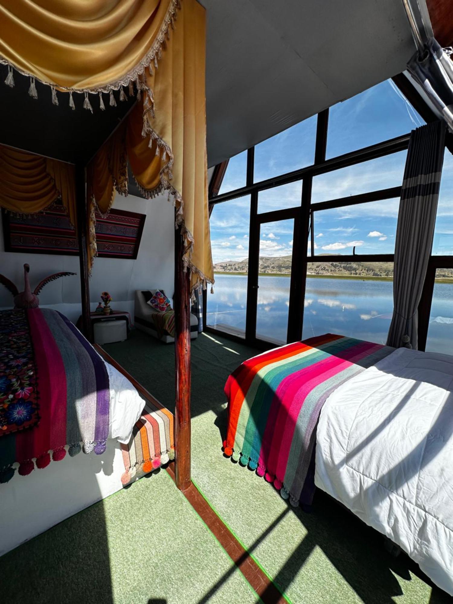 Uros Waliski Lodge Puno Bagian luar foto