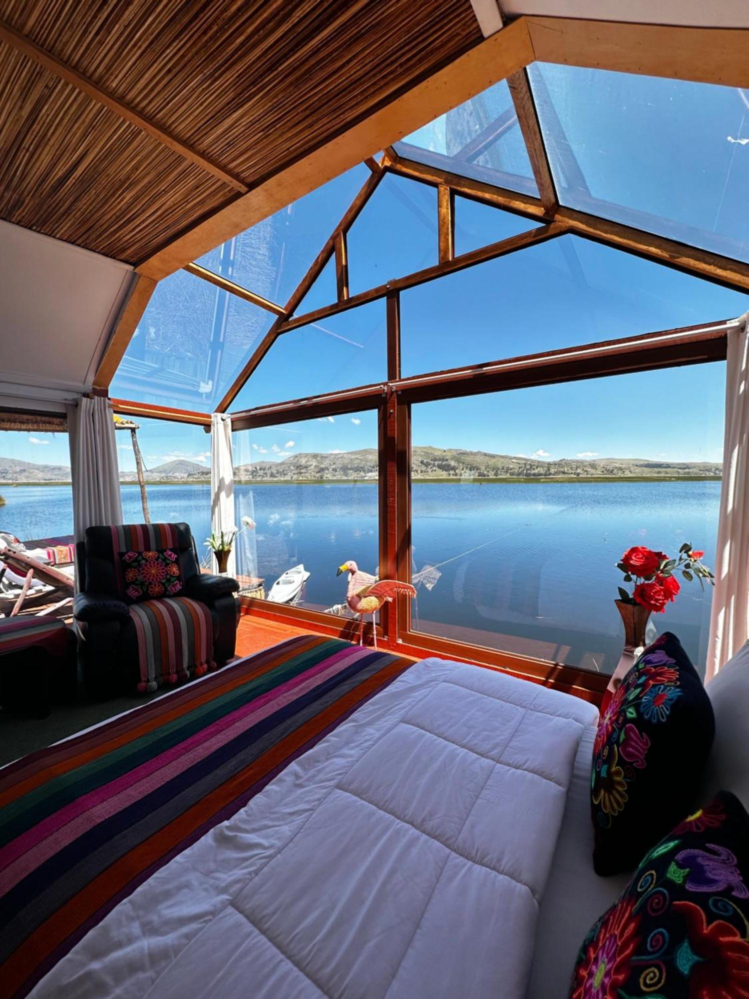 Uros Waliski Lodge Puno Bagian luar foto