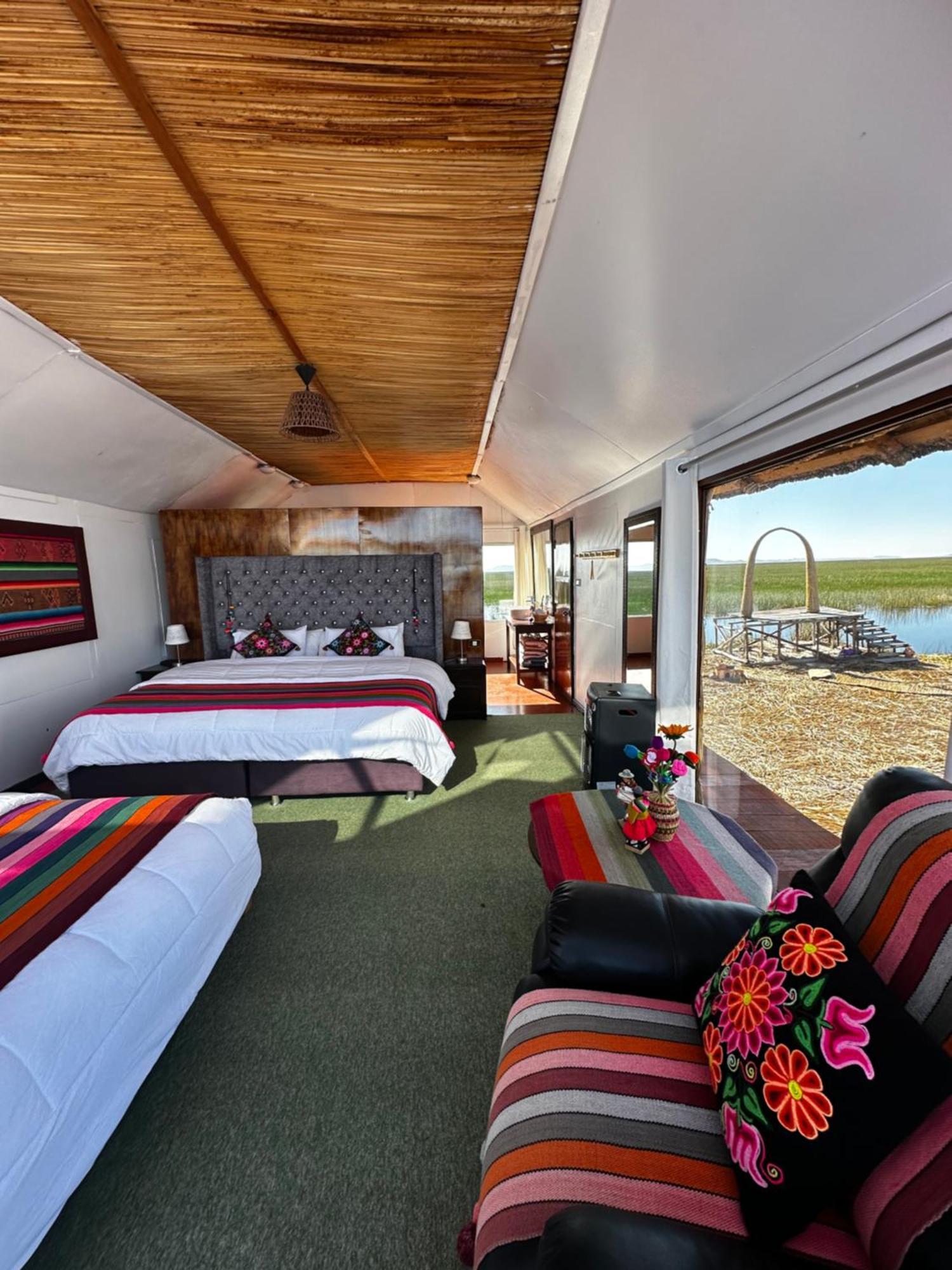 Uros Waliski Lodge Puno Bagian luar foto
