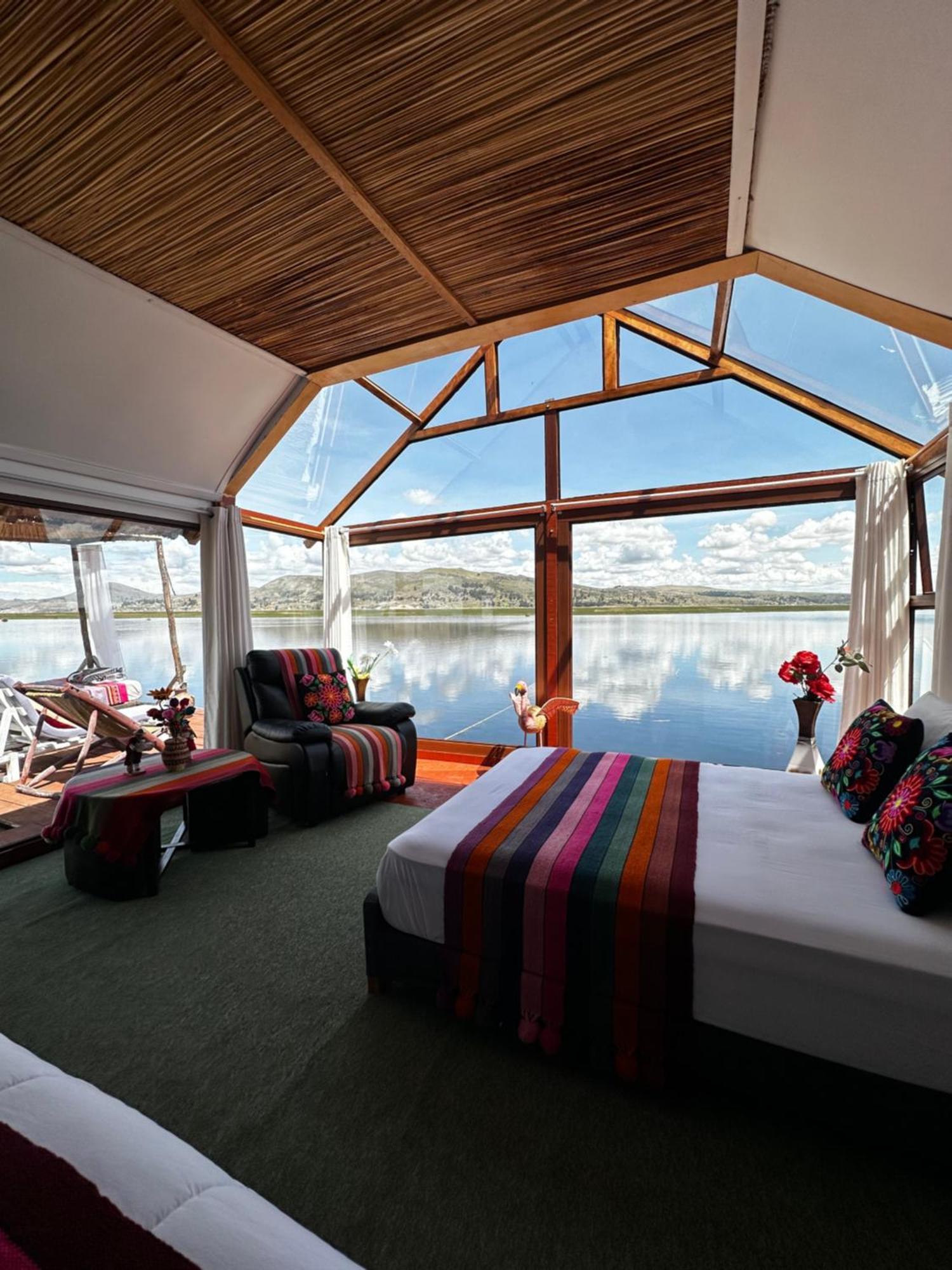 Uros Waliski Lodge Puno Bagian luar foto