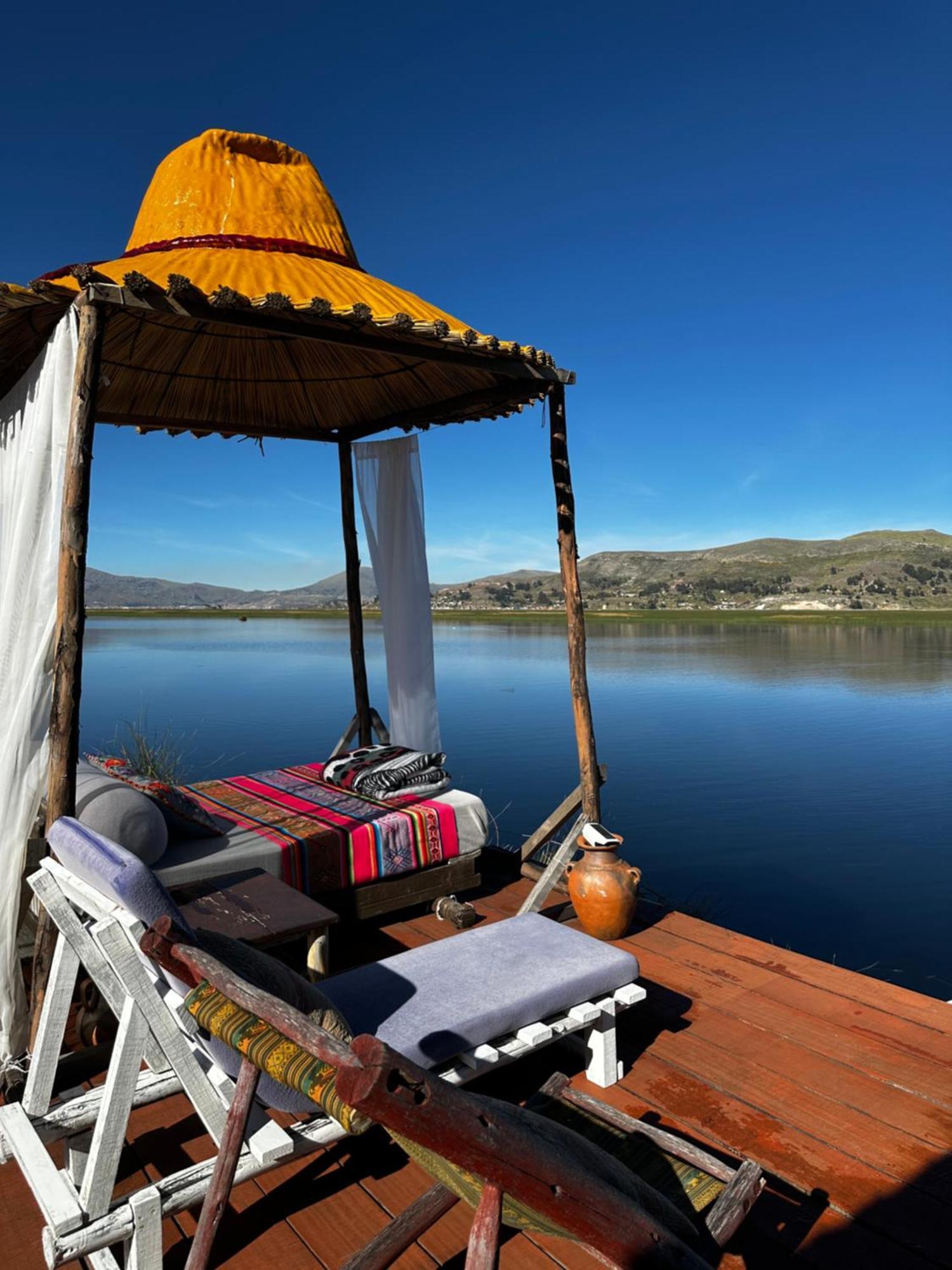 Uros Waliski Lodge Puno Bagian luar foto