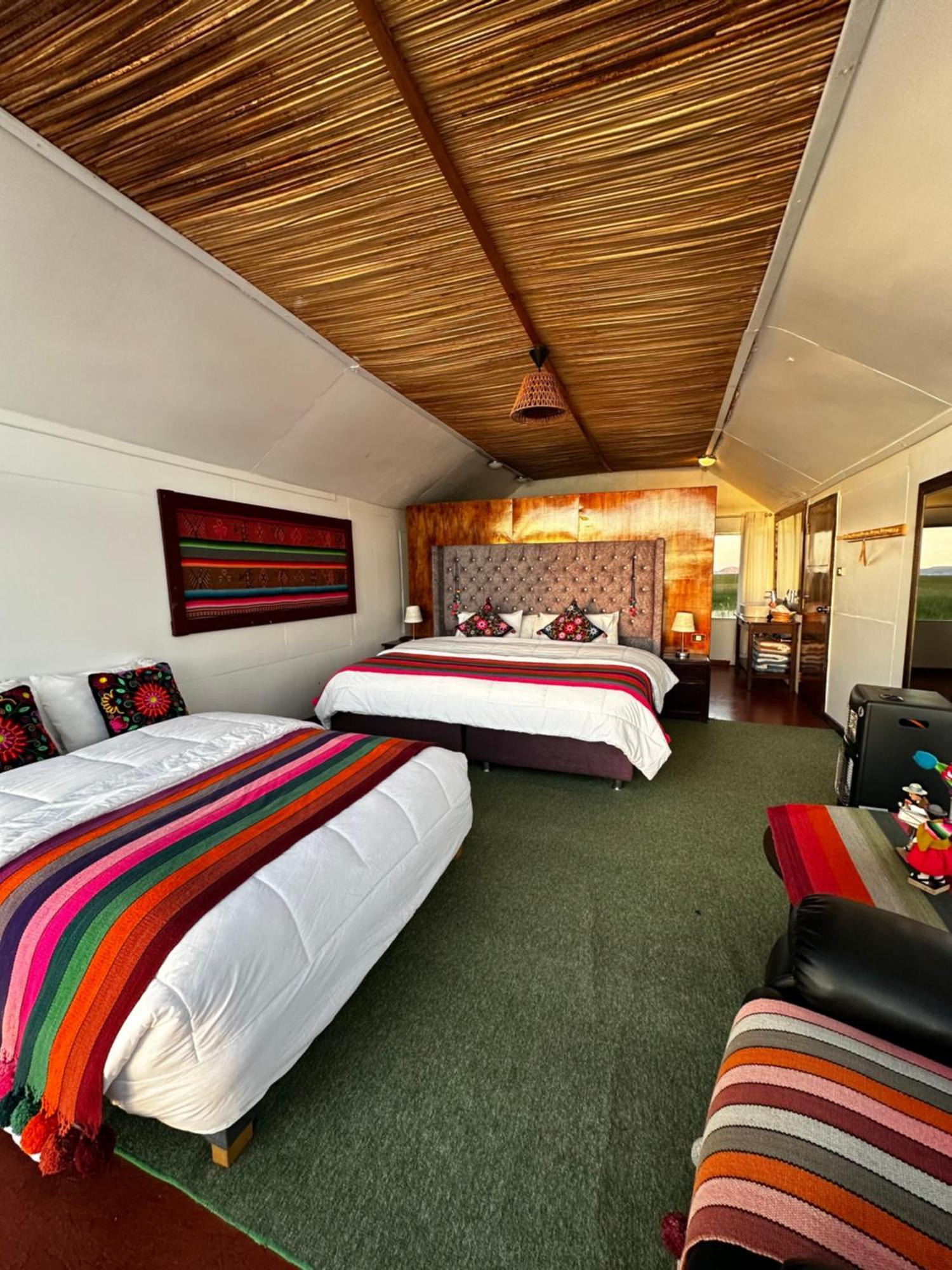 Uros Waliski Lodge Puno Bagian luar foto