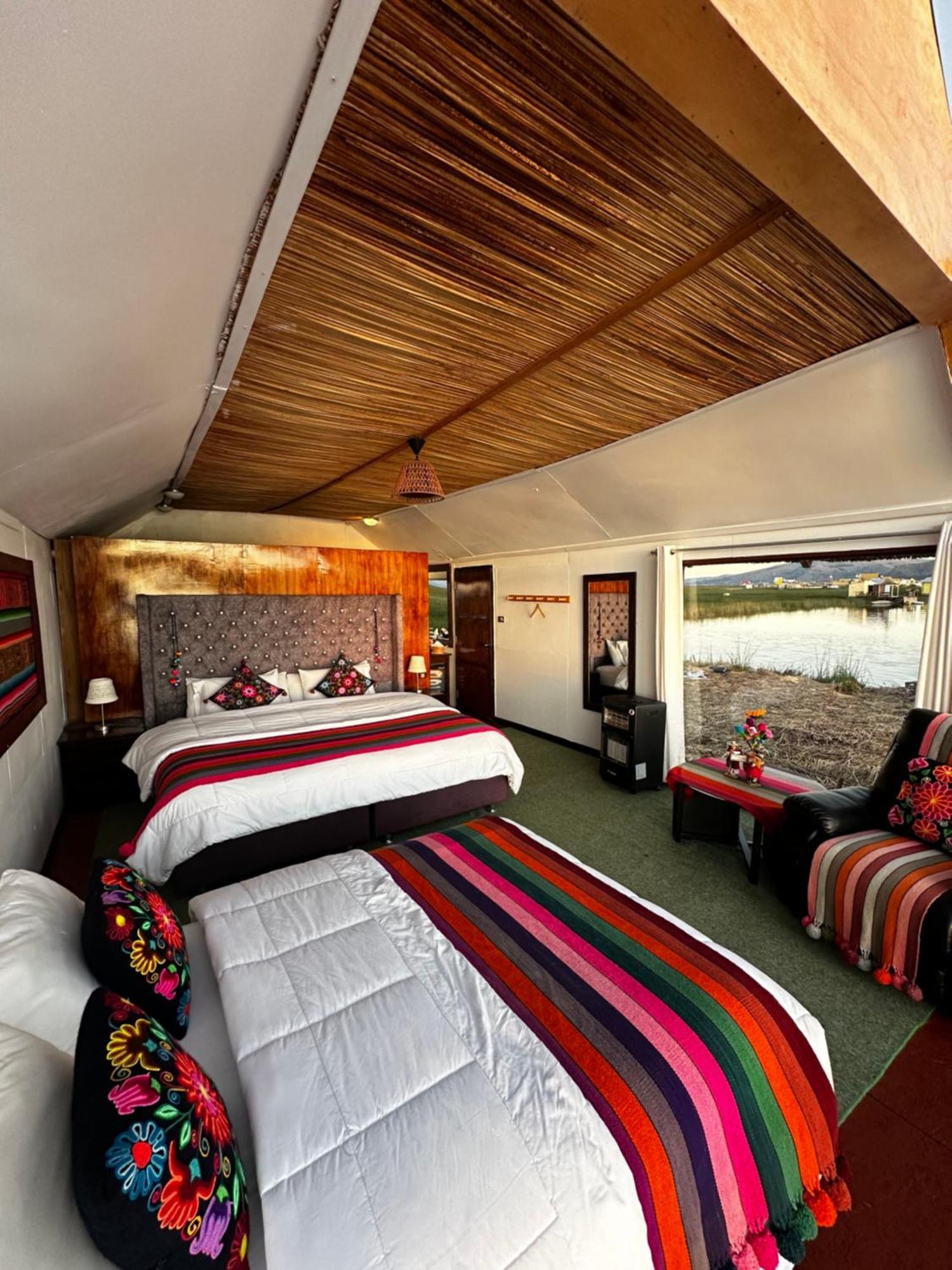 Uros Waliski Lodge Puno Bagian luar foto